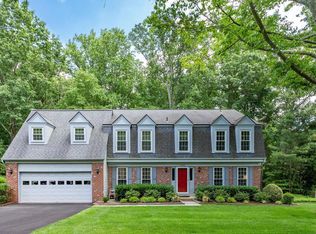 10298 Dunn Meadow Rd, Vienna, VA 22182