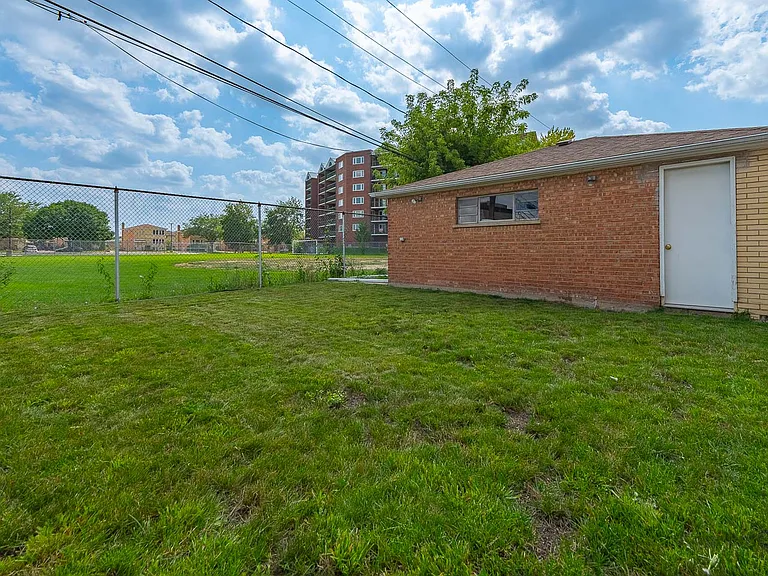 8465 W Berwyn Ave #1 — Photo 28