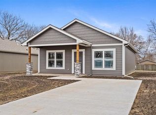 930 E Hamblin St, Ottawa, KS 66067