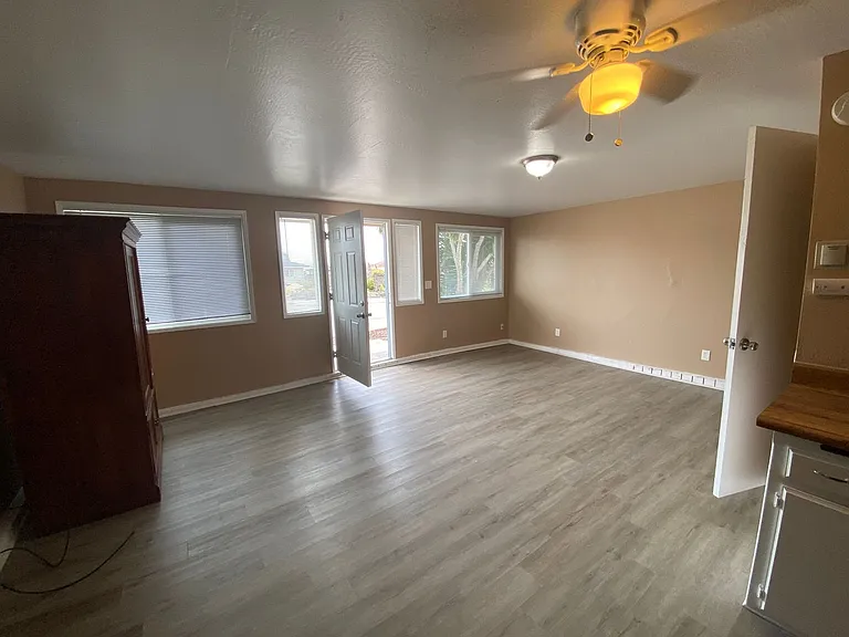 593 Venus Ave — Photo 2