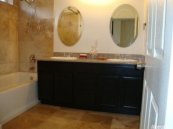 5th image of 3060 Courtside Dr