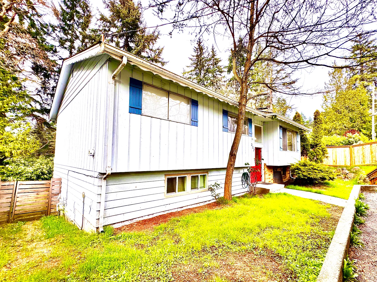 6 bed, 2260 sqft, $3,600 — Photo 2