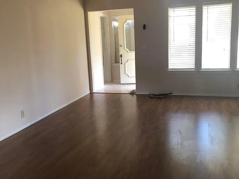 508 Erikson Trl — Photo 6