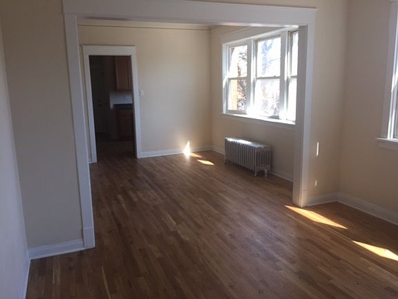 4th image of 752 N Leamington Ave #2