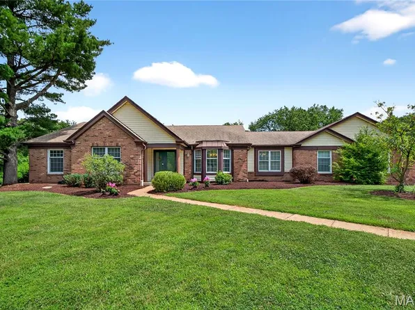 160 Highgrove Ct, Chesterfield, MO 63005