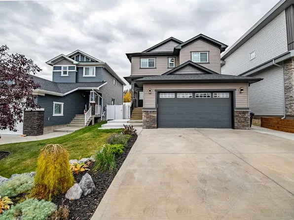 38 N Cole Way, Sylvan Lake, AB T4S 0L5