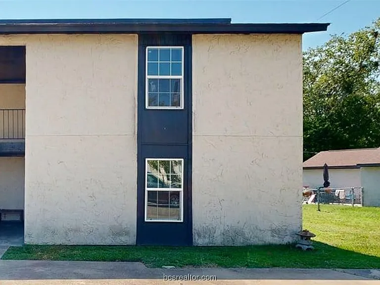 1524 Pine Ridge Dr #B — Photo 1