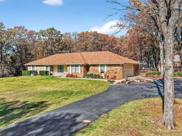 471 Rolling Wood Hills Dr, Durant, OK 74701