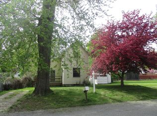 317 Catherine St, Colon, MI 49040