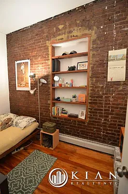 Rented by Kian Realty | media 8