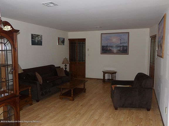 4th image of 22 Yorkwood Dr