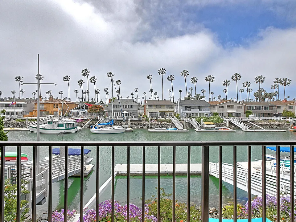 2765 Seahorse Ave