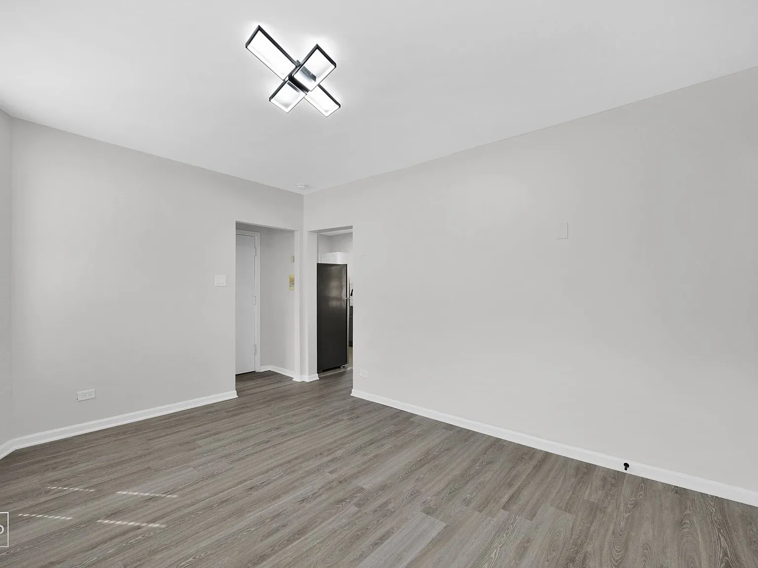 5952 W Superior — Photo 3