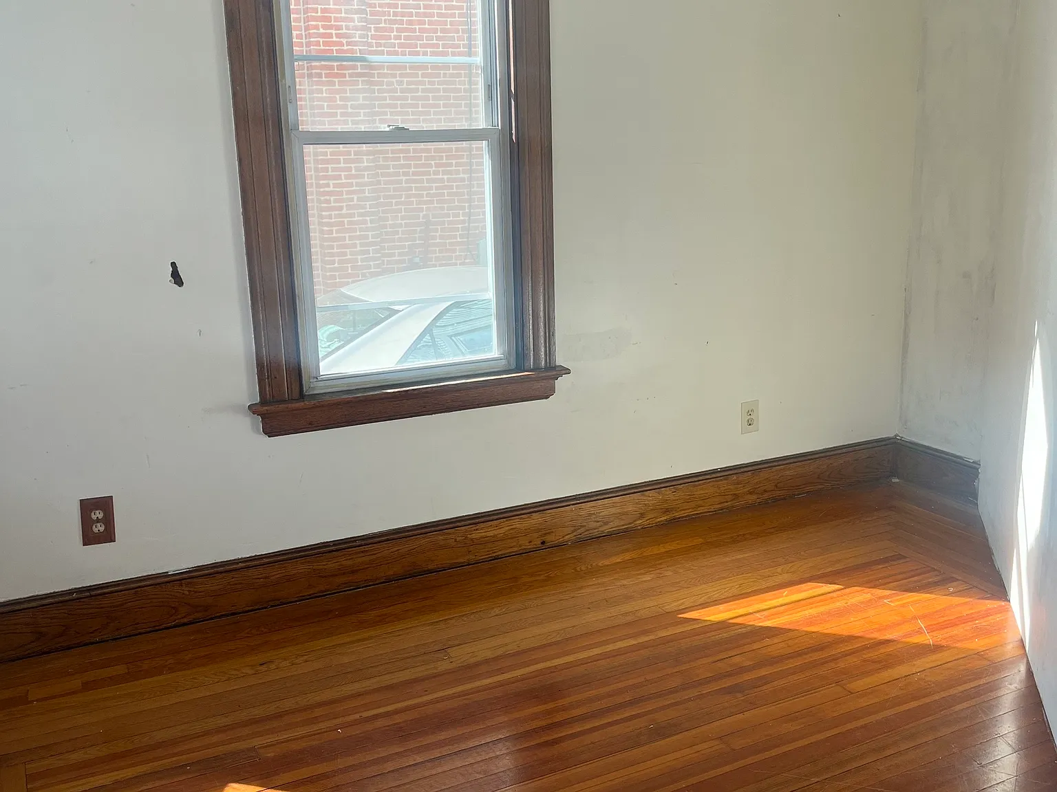 3 bed, 1.0 bath, 1250 sqft, $1,650 — Photo 4