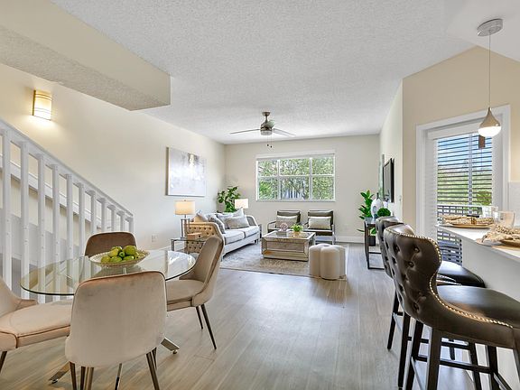 B2 Marseille - 3-Story Townhomes