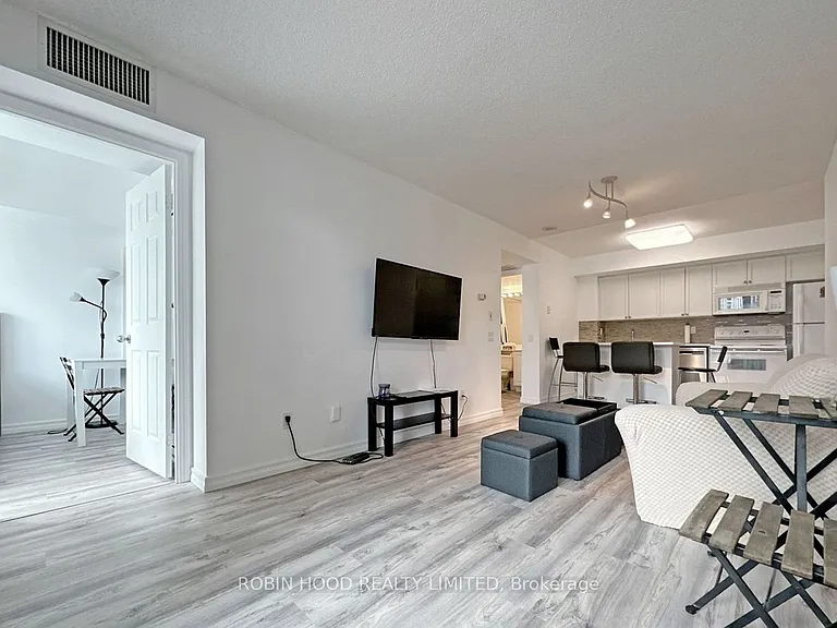 30 Harrison Garden Blvd #30 — Photo 10