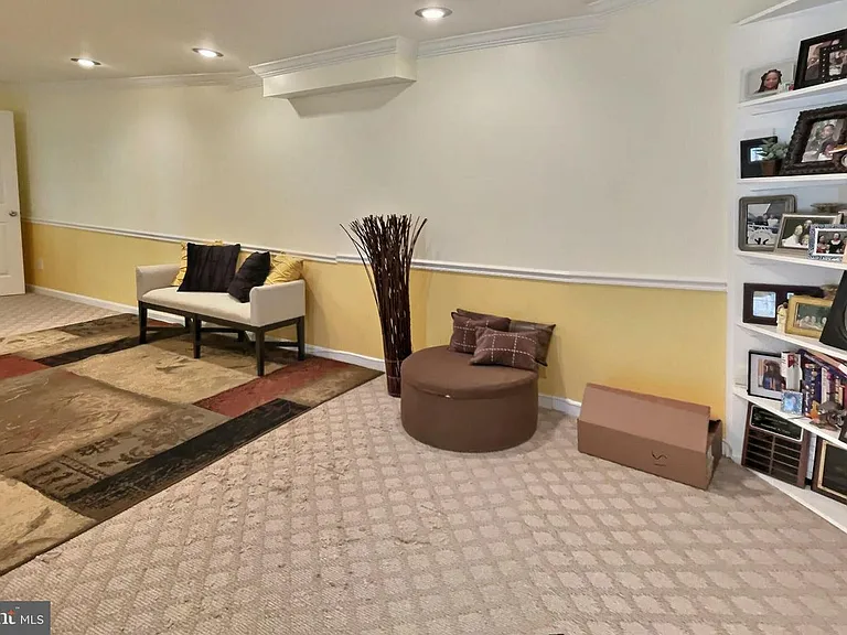 1501 Silverado Ct — Photo 10