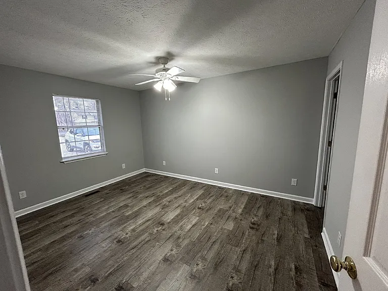 3522 Southmeade Dr — Photo 4