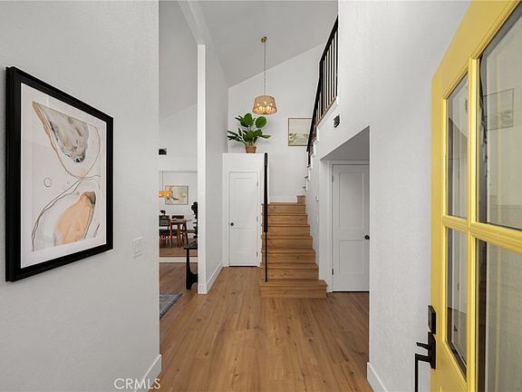 4th image of 987 Modjeska Cir