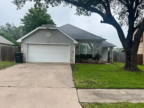 2203 Armadillo Dr Photo 1