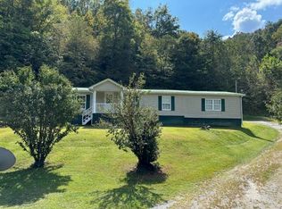70 Spruce Pine Rd, Woollum, KY 40906