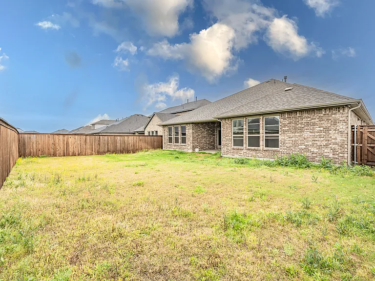 727 Mahogany Ln — Photo 9