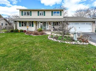 44 Clearmont Dr, Elk Grove Village, IL 60007