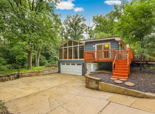 1111 Woodcrest Dr, Downers Grove, IL
