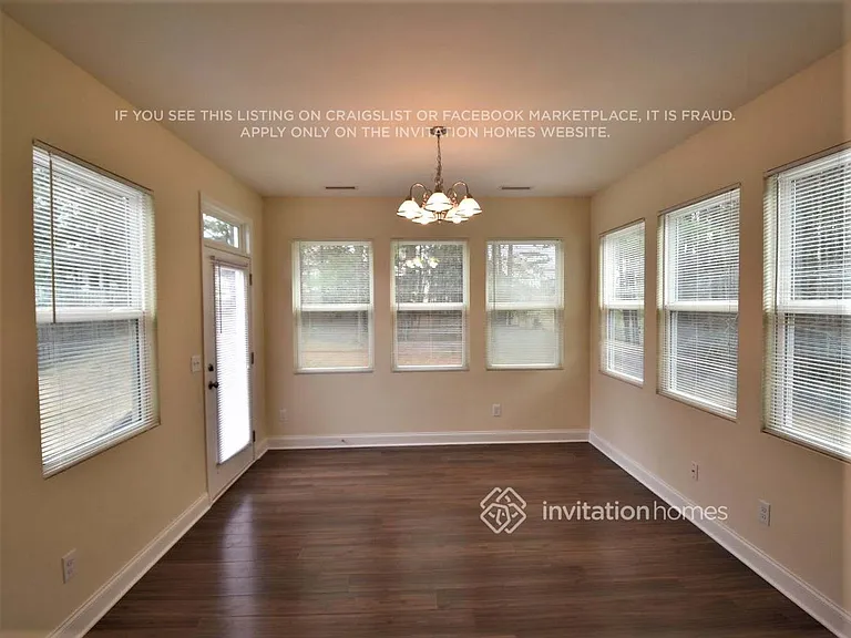 404 Ferry Ct — Photo 9
