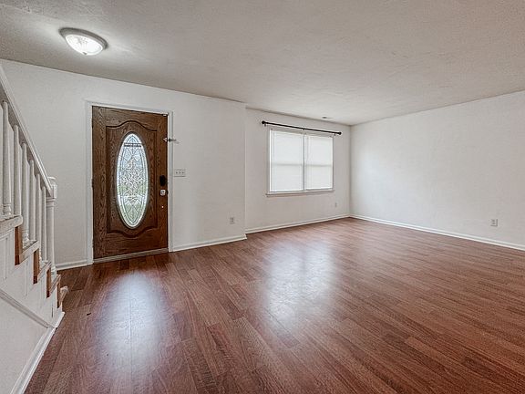 2nd image of 3901 Quartz Ln