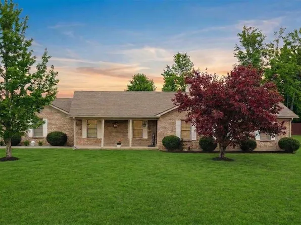 400 Winding Brook Dr, Centerville, IN 47330