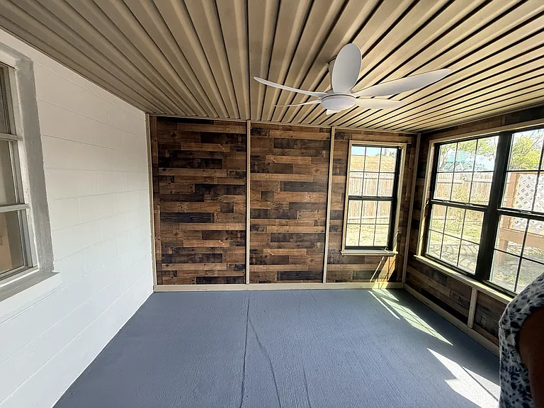 8437 Luray Dr — Photo 18
