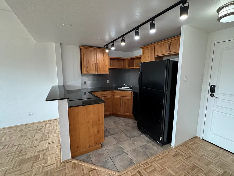 417 E Kiowa St #405 — Photo 12