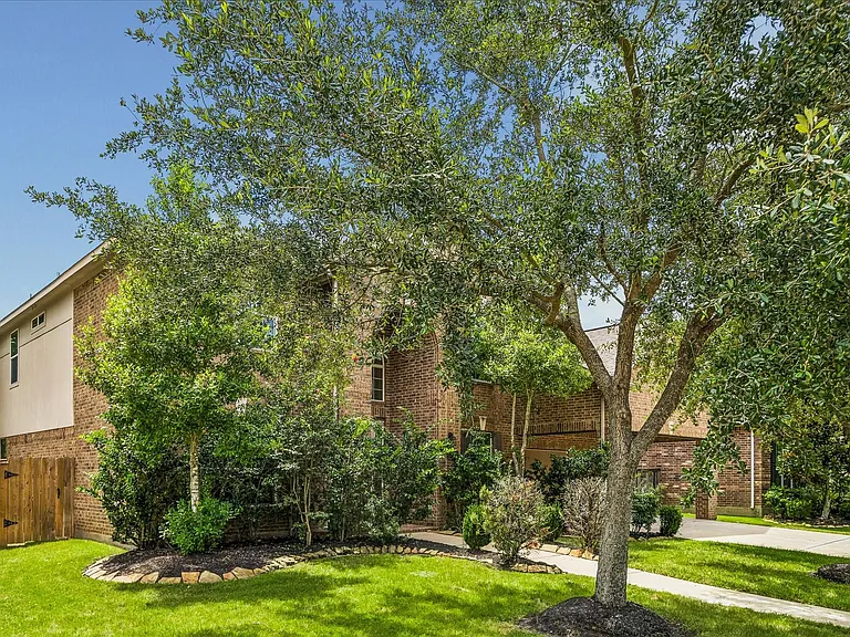 10603 Hollowback Dr — Photo 2