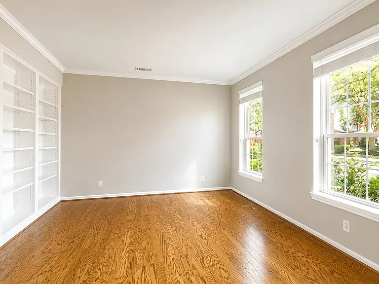 23027 Lodgepoint Dr — Photo 5