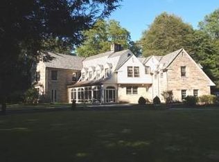 633 Falls Rd, Chagrin Falls, OH 44022