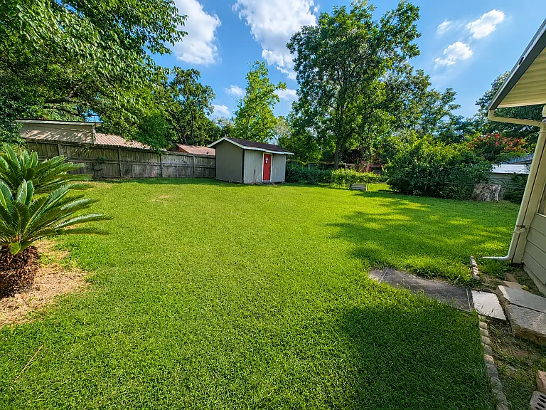 207 W Mink St — Photo 18