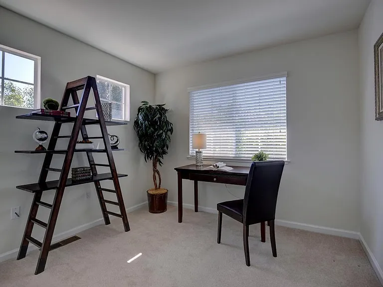 1567 Oak Point Ter — Photo 22