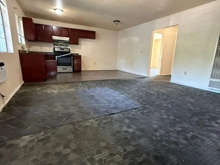 4214 Avalon Blvd — Photo 8