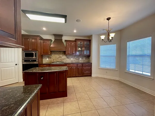 4502 SW Swinton Dr - 1 — Photo 2