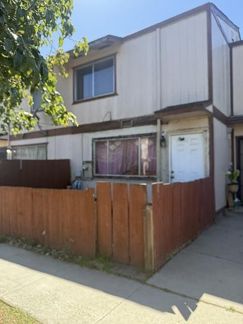 2nd image of 102 Buena Vista Park
