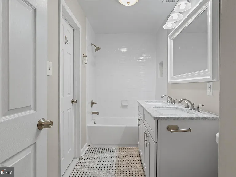 8583 Tyrolean Way — Photo 12