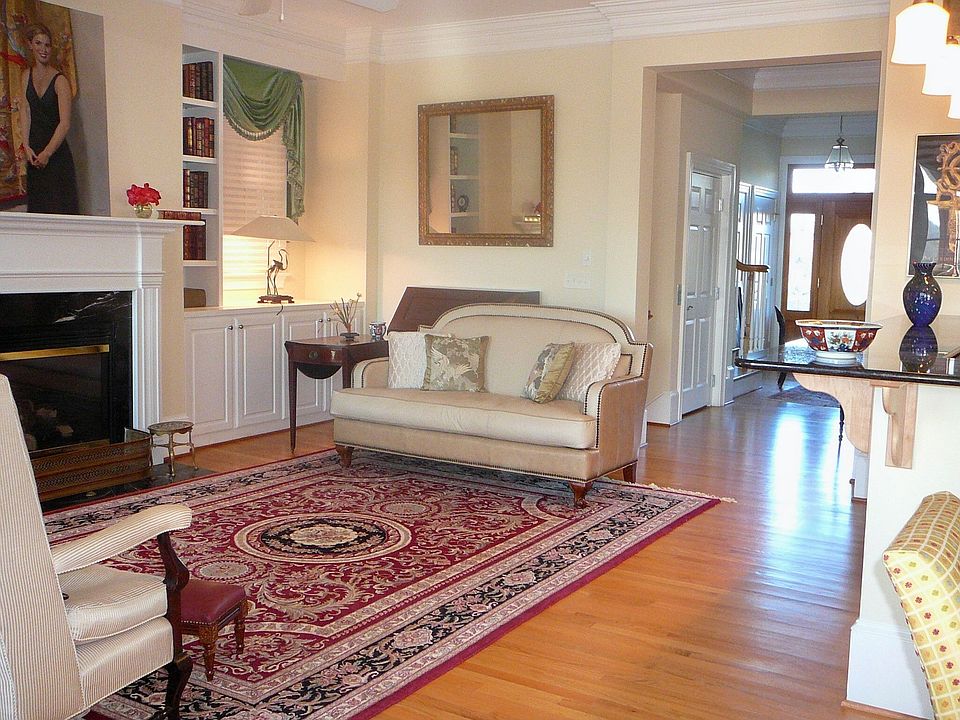 Light Abounds in Open Family Room