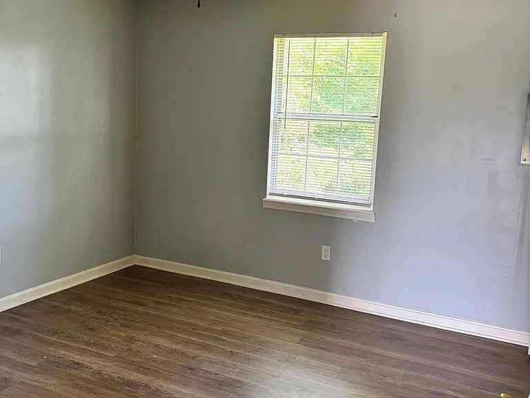 354 Shelby Ave — Photo 10