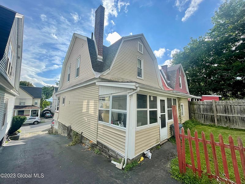 4th image of 35B Lincoln Avenue