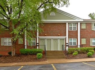 9170 N Swan Cir, Saint Louis, MO 63144