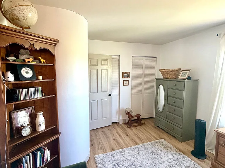 60 Carriage House Dr — Photo 24
