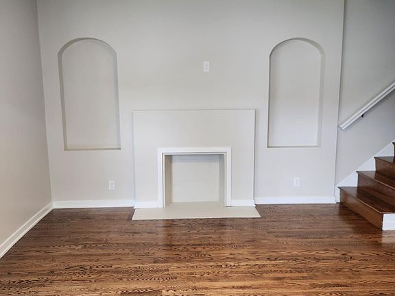 4th image of 3523 Cuming St #1