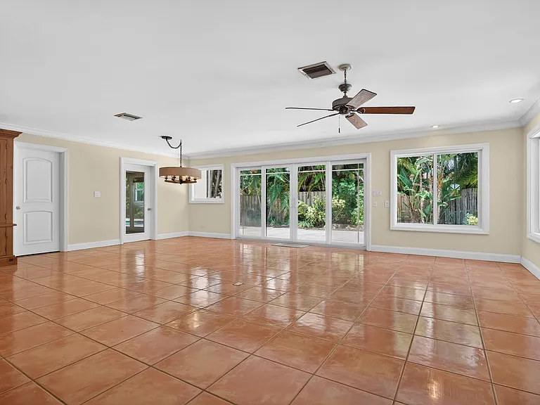 701 SW 5th St #701 — Photo 15
