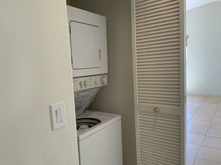 470 Acoma Blvd S #110 — Photo 11